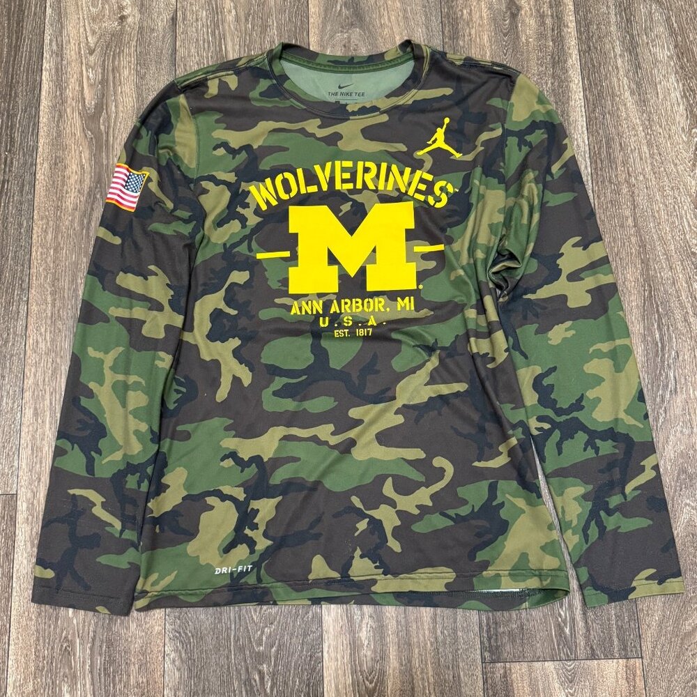 Nike Air Jordan Michigan Wolverines Shirt Mens Small Camo Military Appreciation